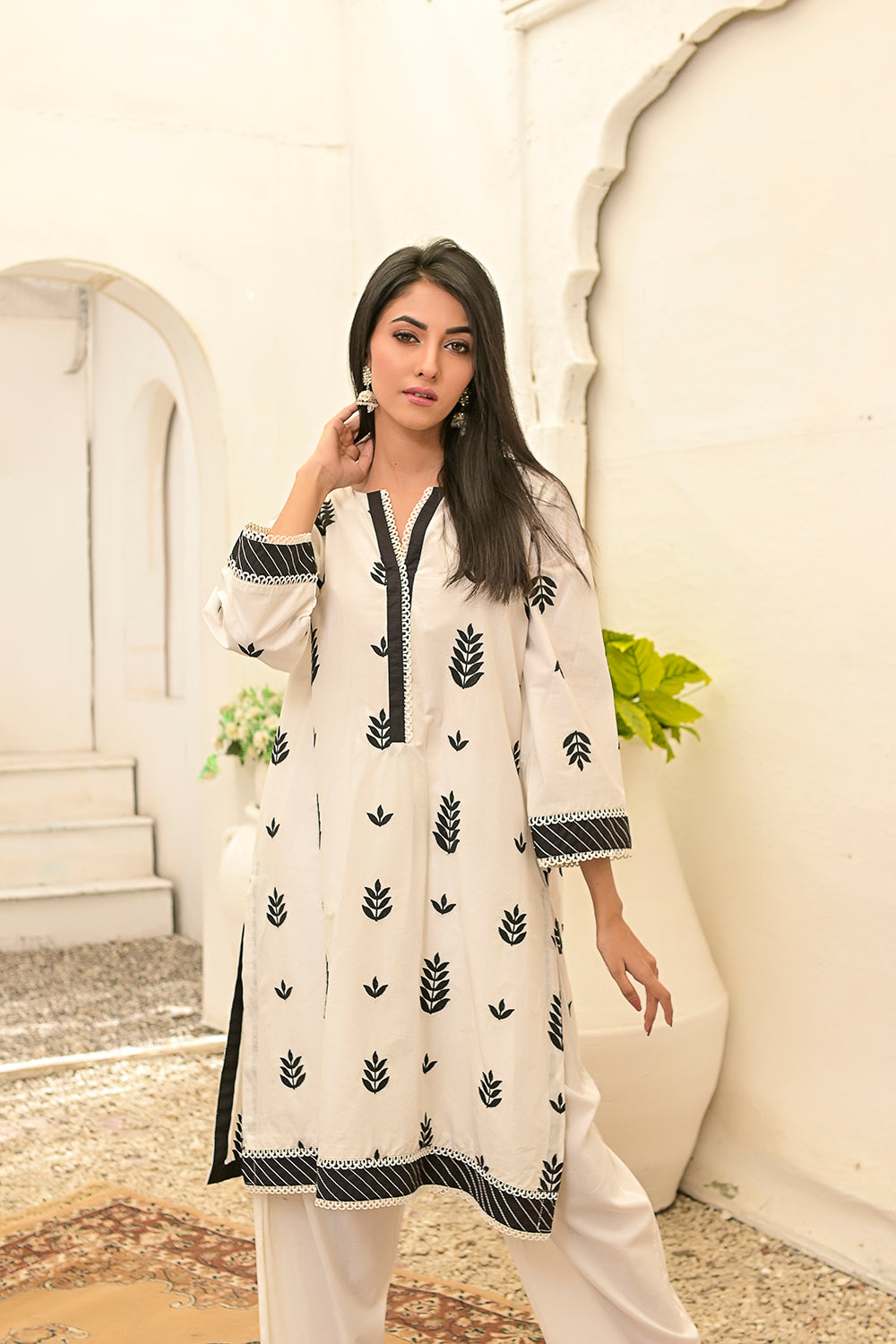 Chicken kari 2-piece embroidered work dress