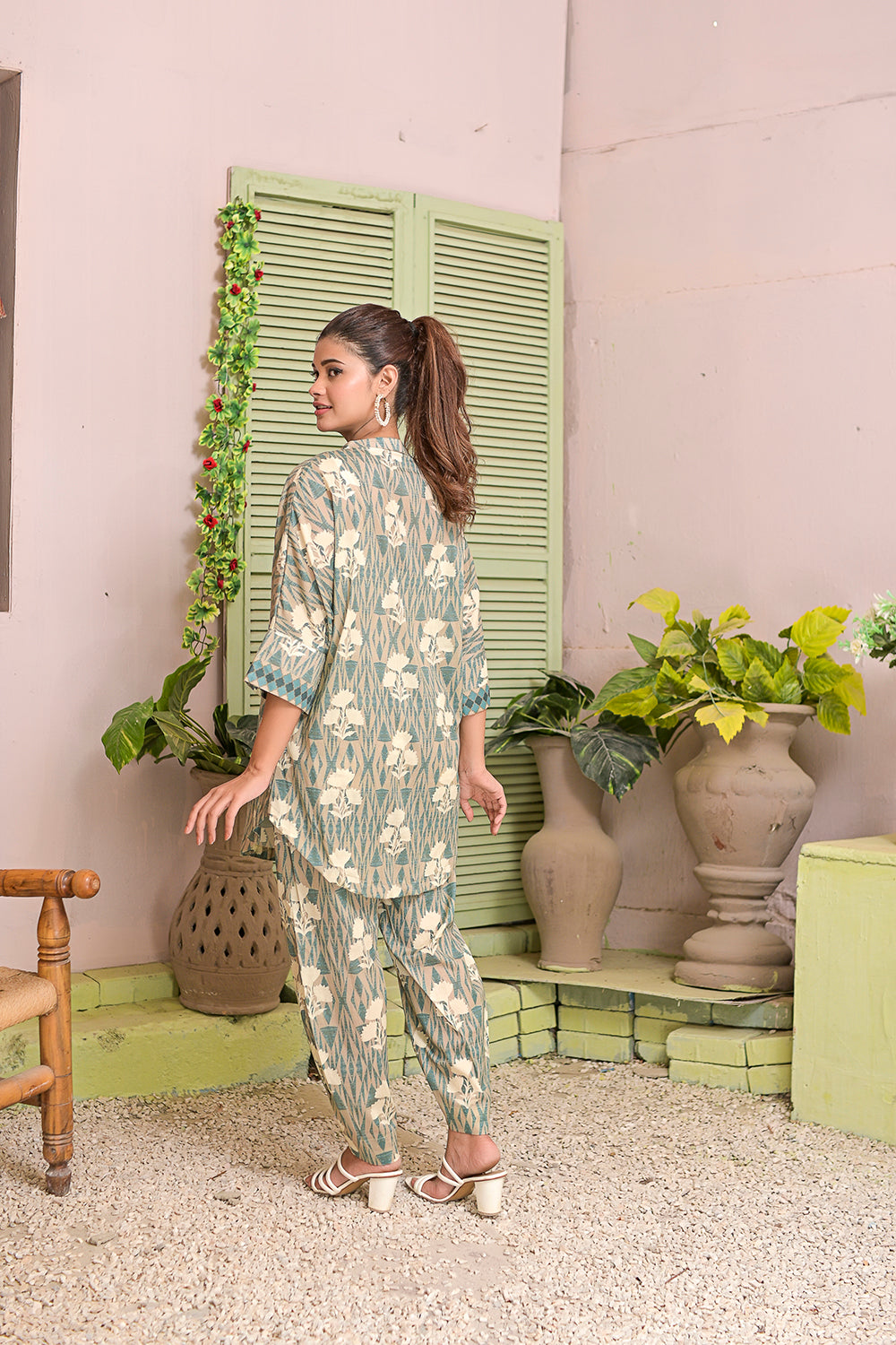 All over shop printed suit design