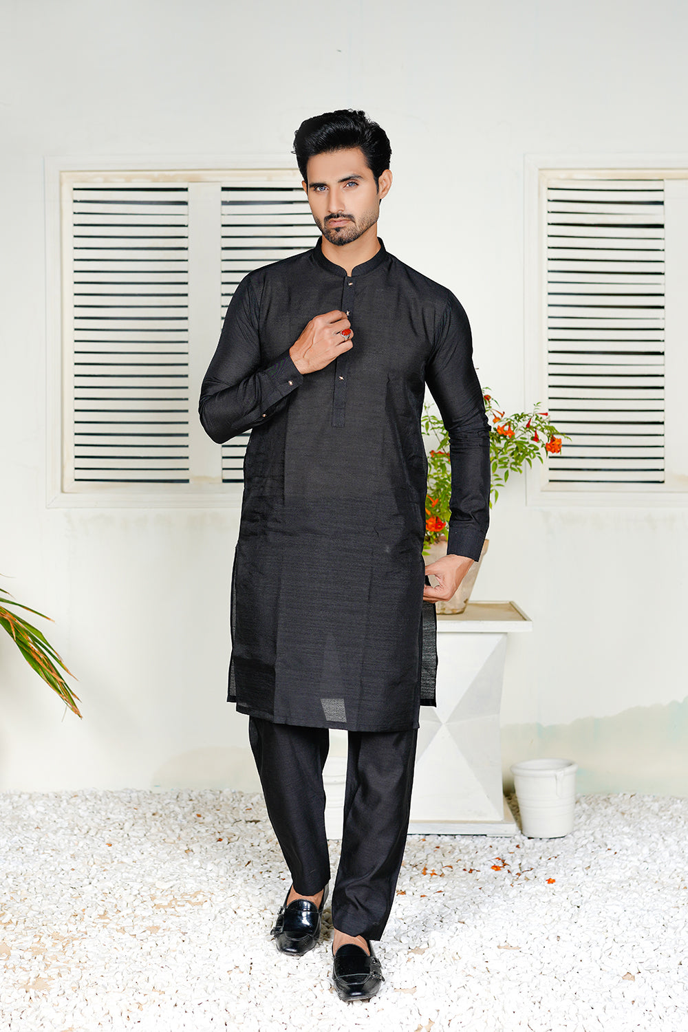 Black Rayon Hand Embroidery Kurta trouser set, Size: S/36 To 3xl/46 at Rs  925/piece in New Delhi